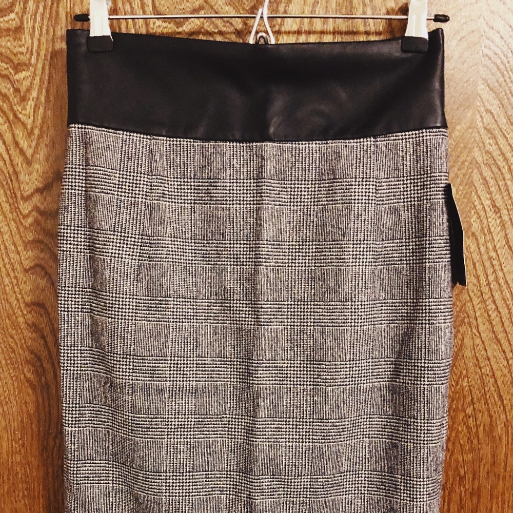 Pencil skirt, black and white check plaid